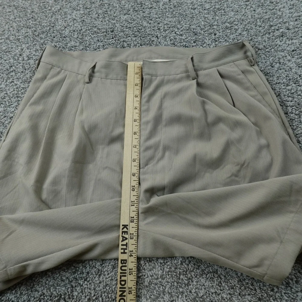 VTG Nike Shorts Mens 34 Beige Tan Brown Khaki Dri Fit Golf Pleated Swoosh Y2K